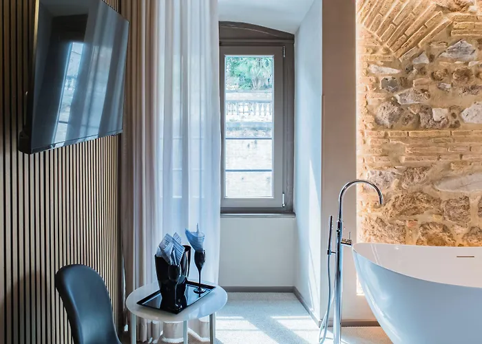 Hotel 163 Boutique *